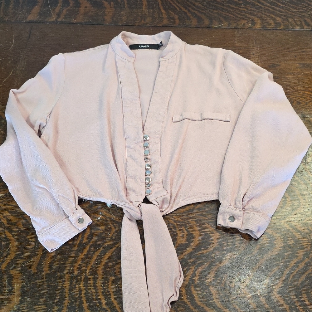 Stylish Y2K Preppy light pink long-sleeve tie-front crop top or blouse